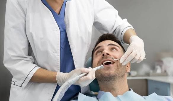 Reconstruction and Aesthetic Restorations of Anterior Teeth - قبل العلاج